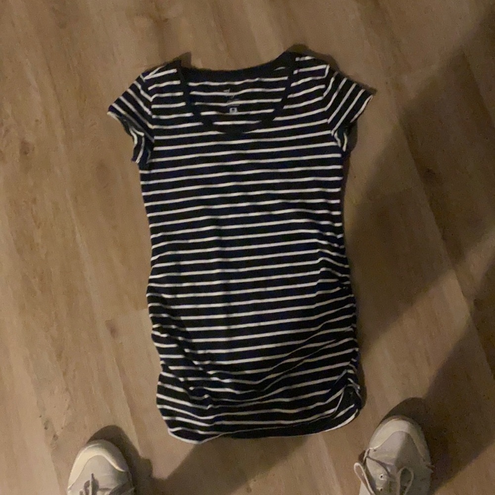 COPY - Thyme maternity t-shirt. Size:XXS, fits a small. Almost new.